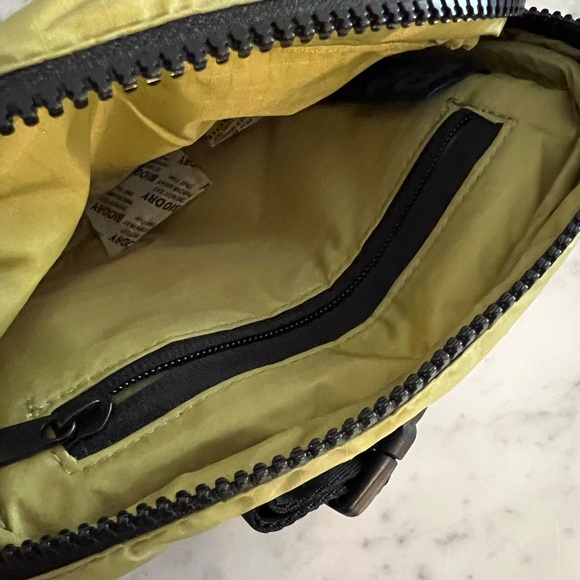 NWT BAGGU Puffy Fanny Back in Pistachio - Picture 5 of 6